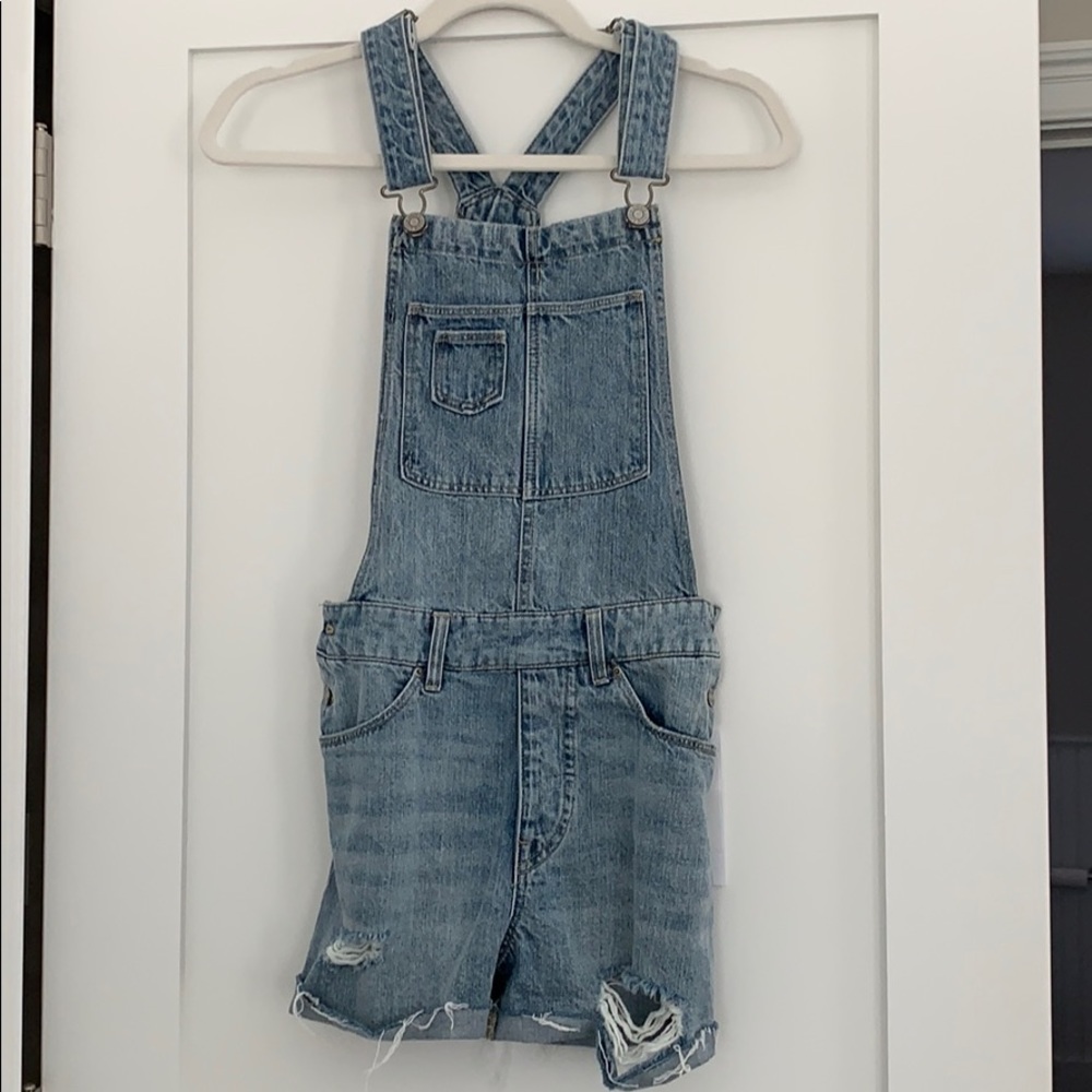 Women’s overall shorts never worn!